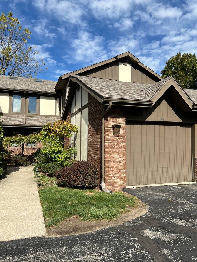 Building Photo - 1174 Hidden Ridge Rd