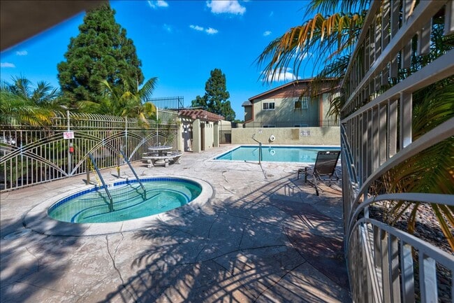 Building Photo - 510 Calle Montecito