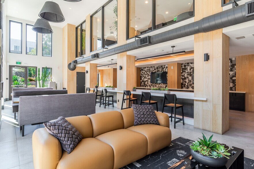 Building Photo - 3560 Rambla Pl