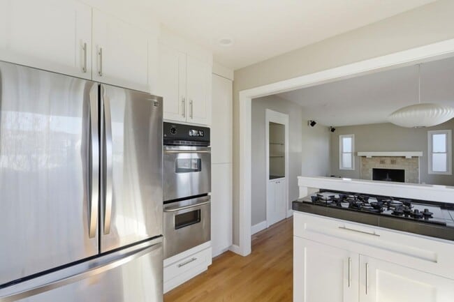 Building Photo - 954 Sunlite Dr