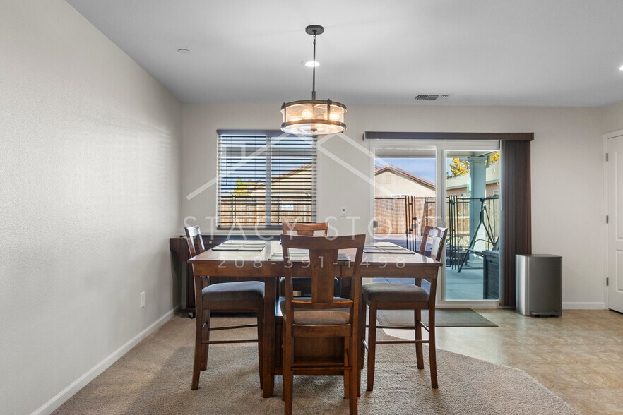 Building Photo - 1385 Deerwood St