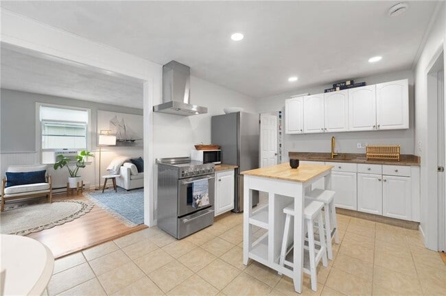 Building Photo - 63 Buoy St