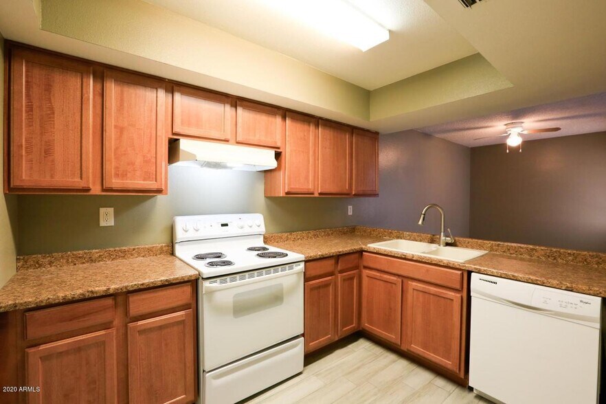 Kitchen - 3839 N 23rd Dr