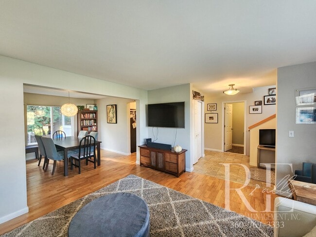 Building Photo - Elegant Silverdale Home with Private Backyard Oasis