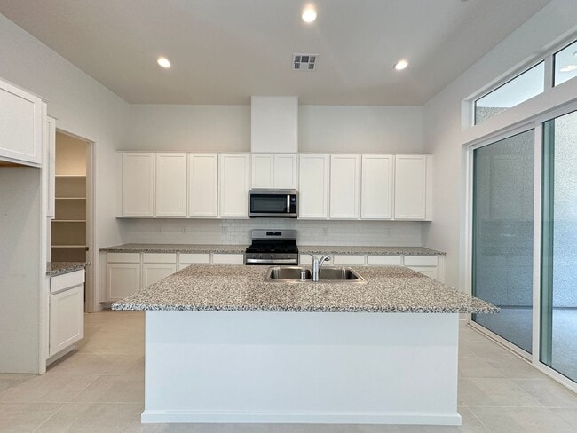 Building Photo - 3331 Esker Rdg Ave