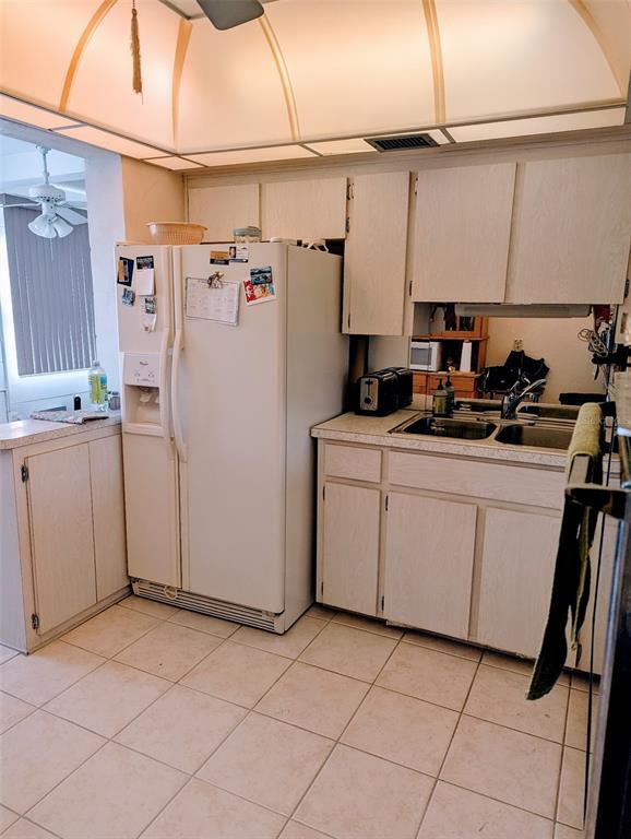 Building Photo - 2433 Brazilia Dr