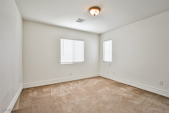 Building Photo - 375 Center Green Dr