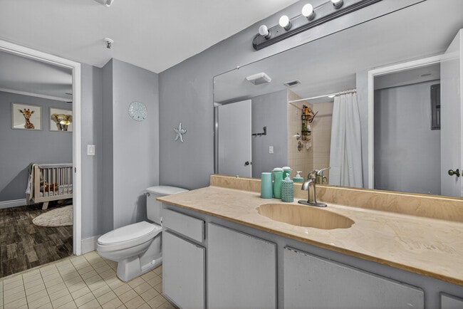 Building Photo - 2200 S Cypress Bend Dr