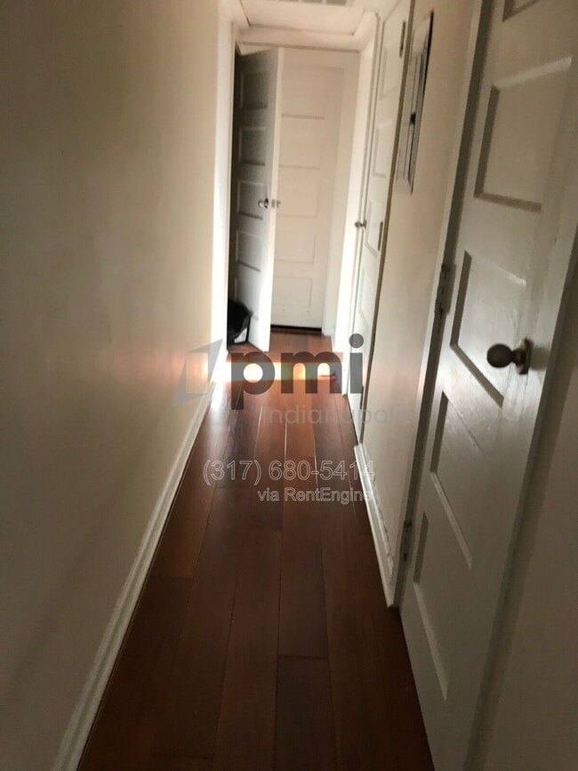 Building Photo - 402 N Delaware St