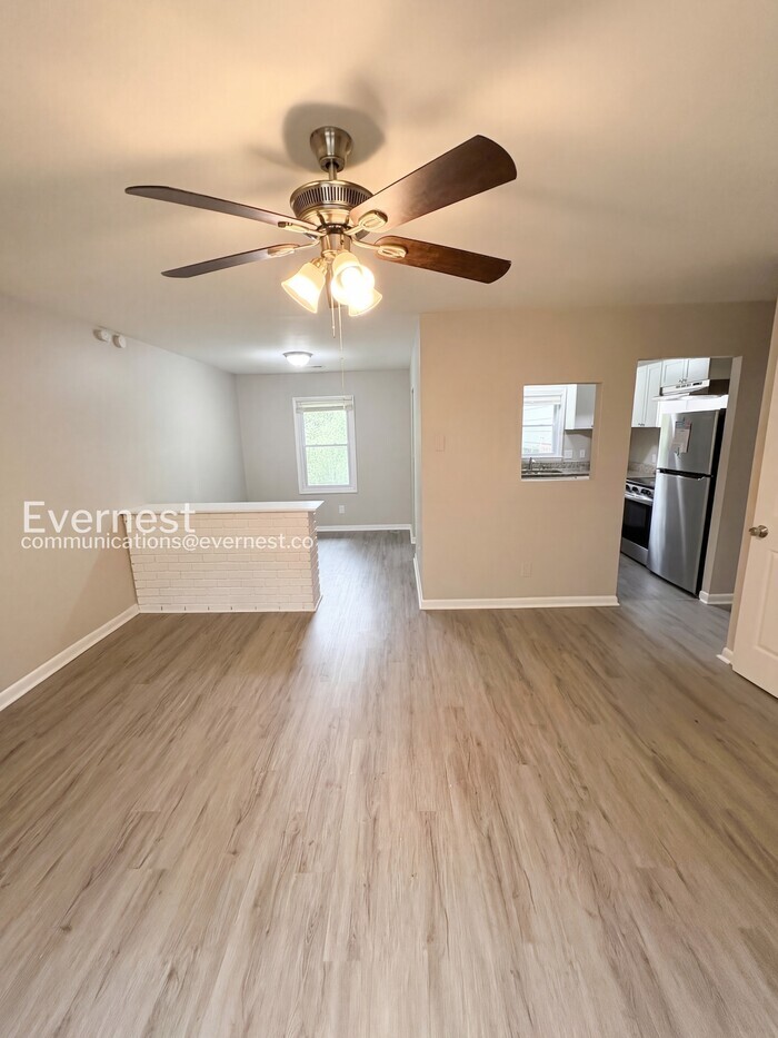 Building Photo - 1689 Thrasher Ct