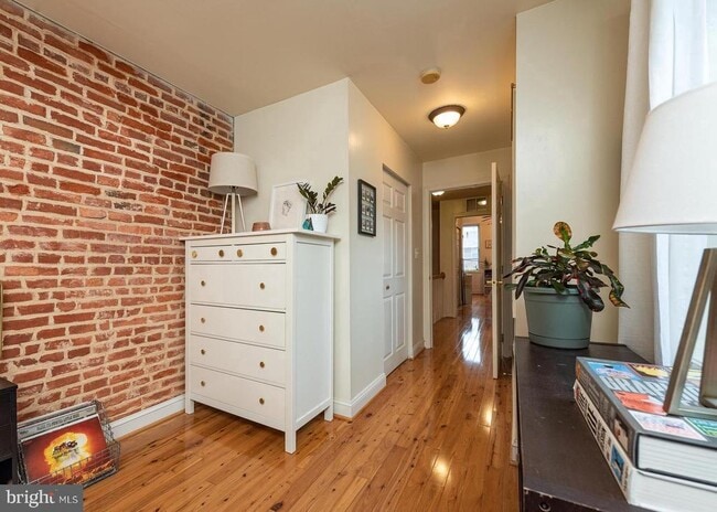 Building Photo - 909 S Potomac St