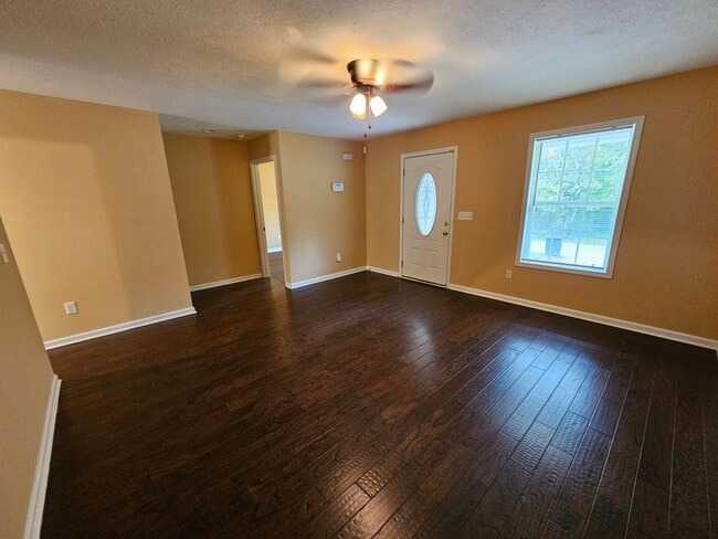 Building Photo - COMING SOON....Beautiful Home near Historic Downtown Tullahoma!