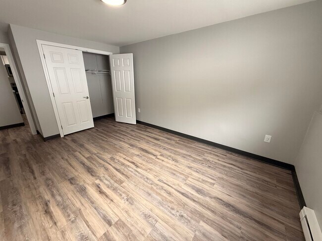 Building Photo - 95 Powers St