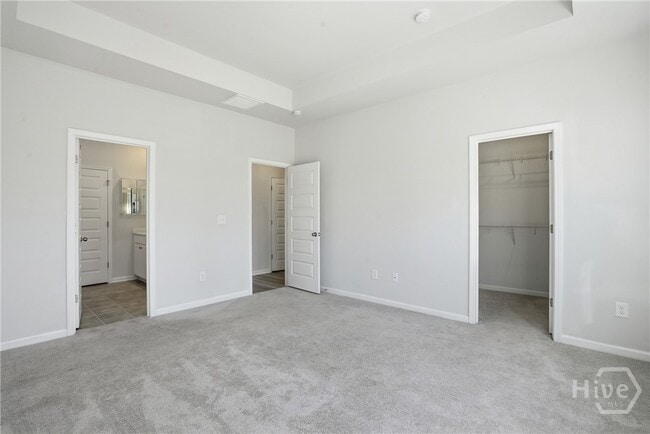 Building Photo - 145 Binscombe Ln