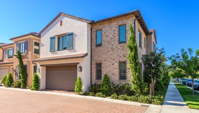 Building Photo - 3bedroom/3 bath/Gated Orchard Hill/Detached House for rent