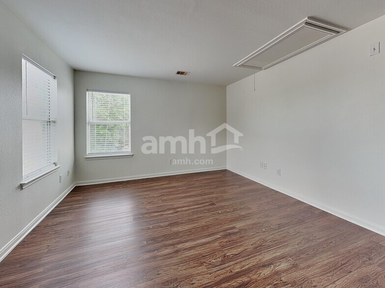 Building Photo - 20719 Dickinson Manor Ln