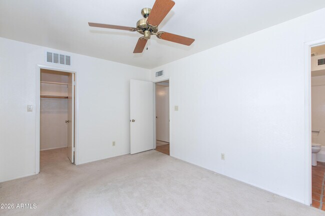 Building Photo - 5931 E Carriage Dr