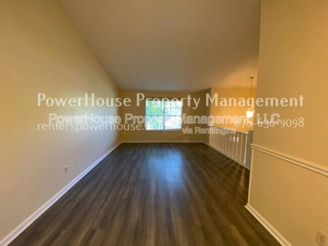 Building Photo - 10260 Piney Ridge Walk