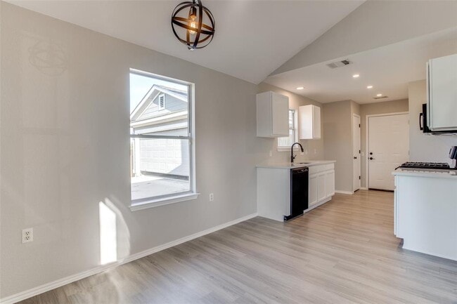 Building Photo - 13145 Briarcreek Loop