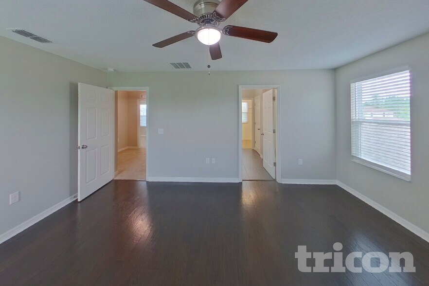Building Photo - 10710 Southern Forest Dr