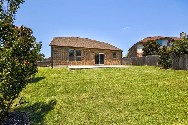 Building Photo - 841 Water Hyacinth Loop