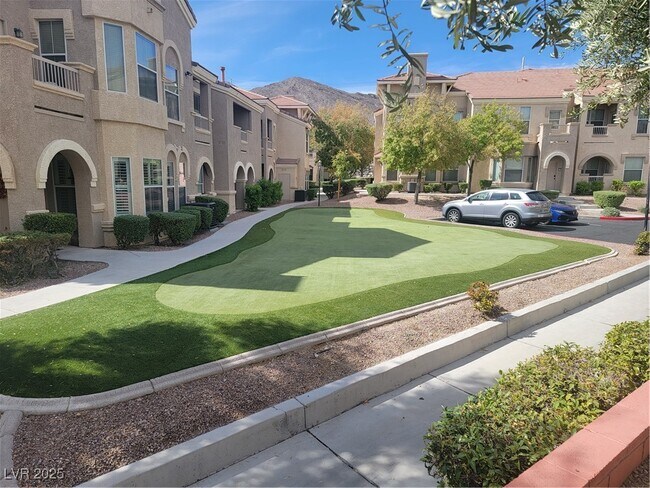 Building Photo - 10550 W Alexander Rd