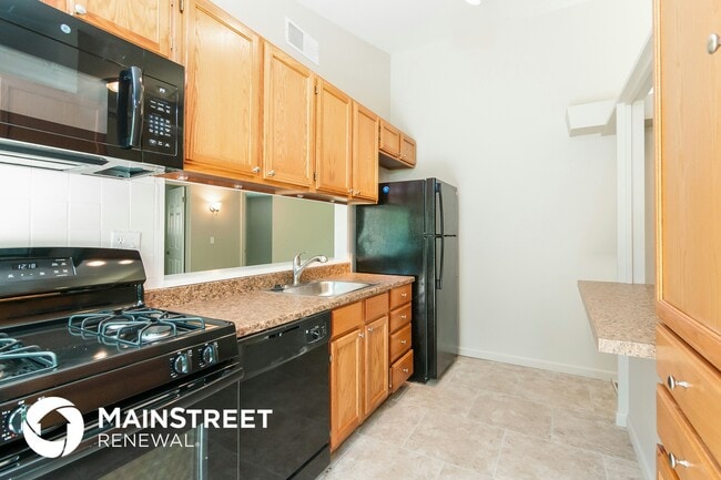 Building Photo - 3150 Durwood Dr