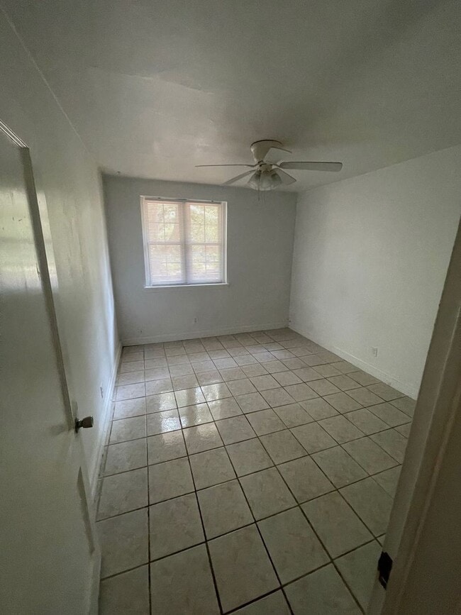 Building Photo - 401 Waccamaw Ave