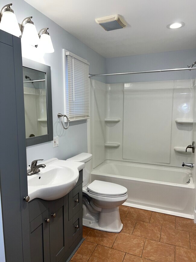 Building Photo - 90 Ward St