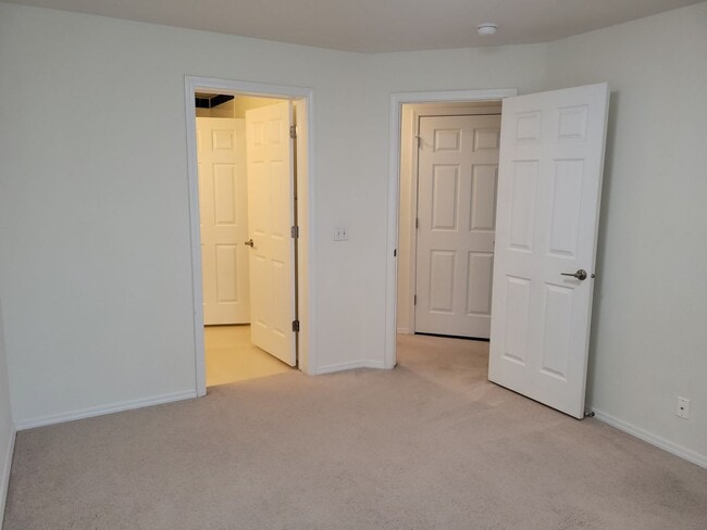 Building Photo - 3735 Strawberry Field Grove