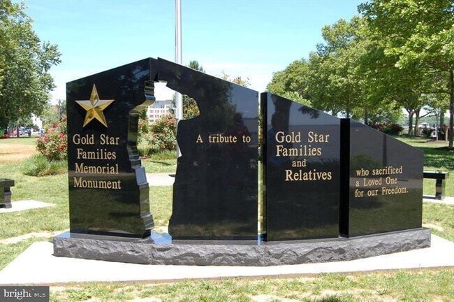 Building Photo - 82 Fountain St