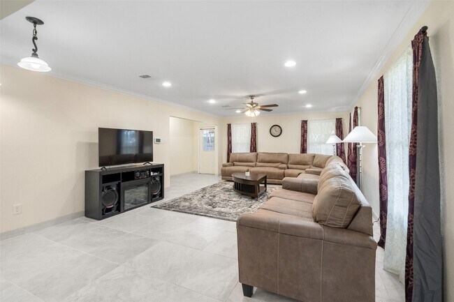 Building Photo - 14702 Westway Ln