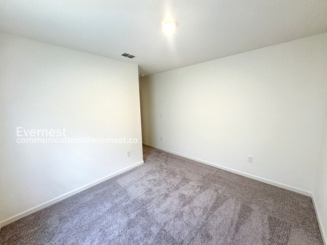 Building Photo - 131 Flowering Cherry St