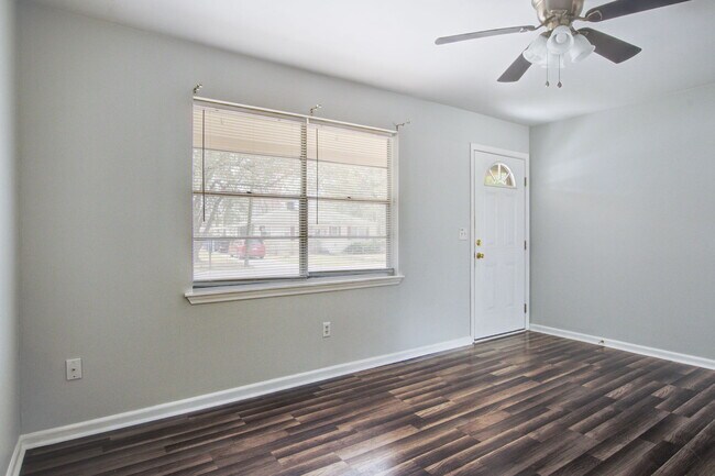 Building Photo - 1908 Swift Ave