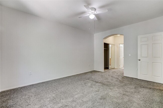 Building Photo - 1830 N Buffalo Dr