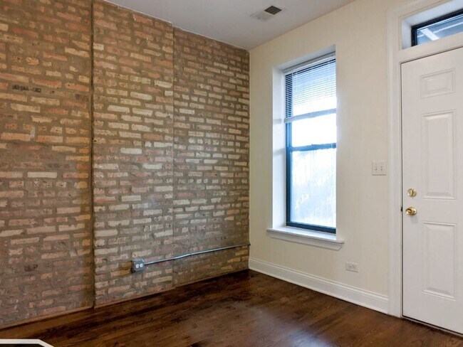Building Photo - 2836 N Albany Ave