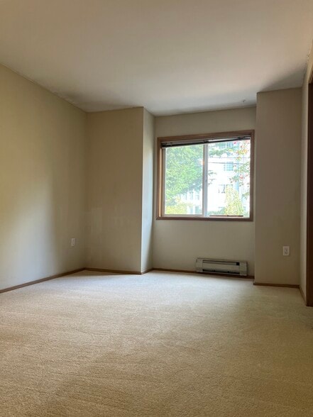 Building Photo - 727 N 85th St