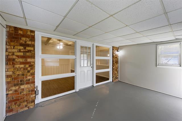 Building Photo - 2321 Carten St