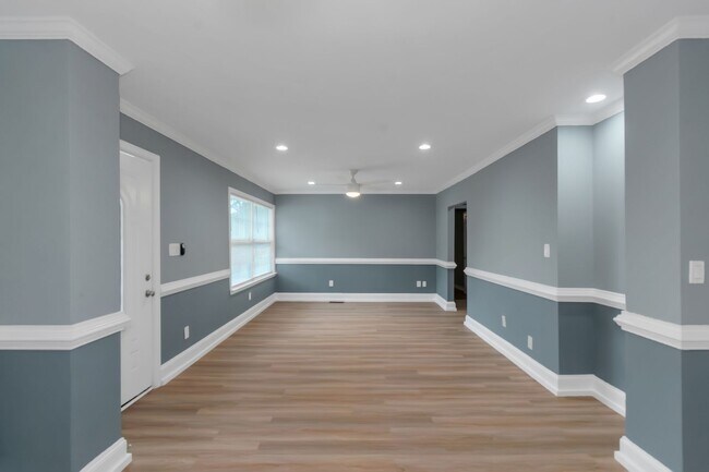 Building Photo - WELCOME HOME!