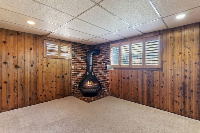 Building Photo - Quincy Duplex