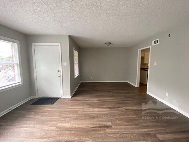 Building Photo - Welcome to 4020 Graceland!