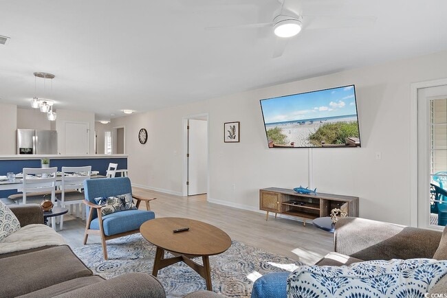 Building Photo - 1204 River Oaks Dr