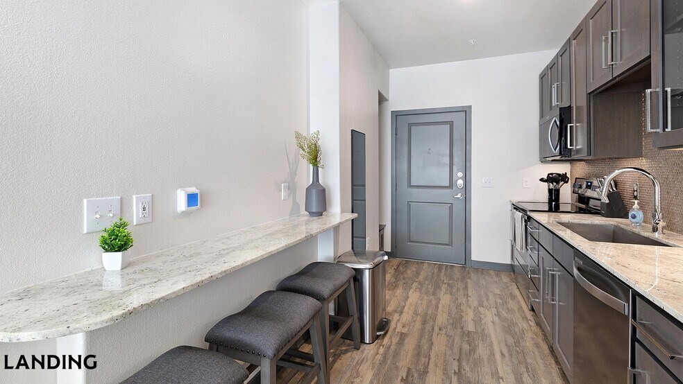 Building Photo - 3001 Crockett St