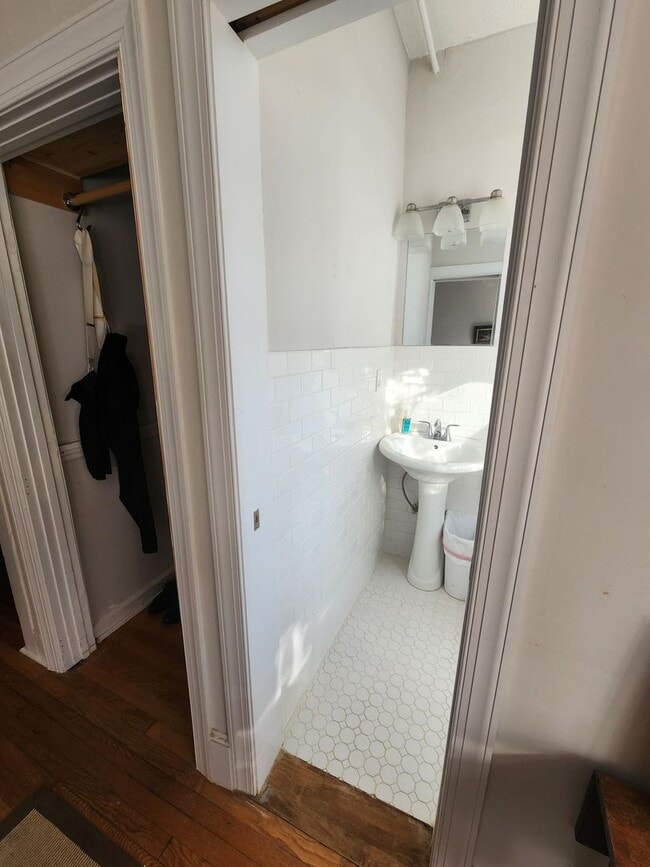 Building Photo - STUDIO DOWNTOWN Rutledge Ave - Available August 1, 2026