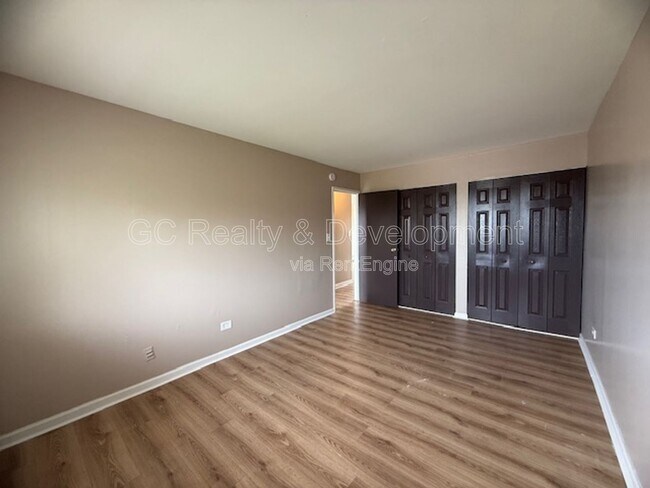 Building Photo - 838 College Blvd