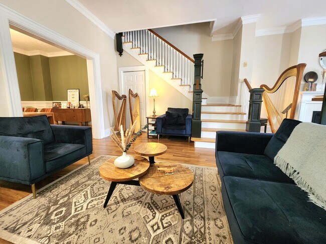 Building Photo - Elegant, spacious, modern Victorian in the...