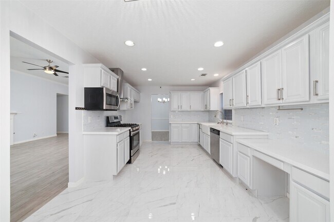 Building Photo - 17310 Winfield Square