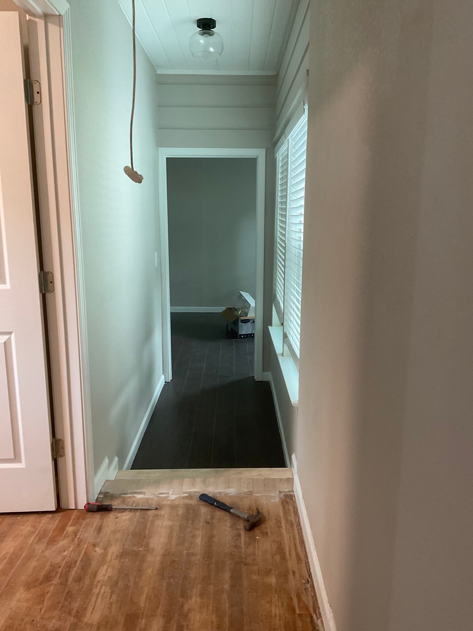 Hall way to master suite - 1709 Nelva St