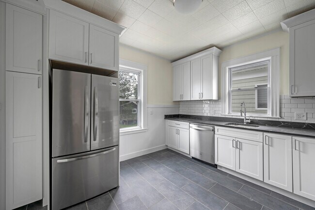 Building Photo - 5 Vale St