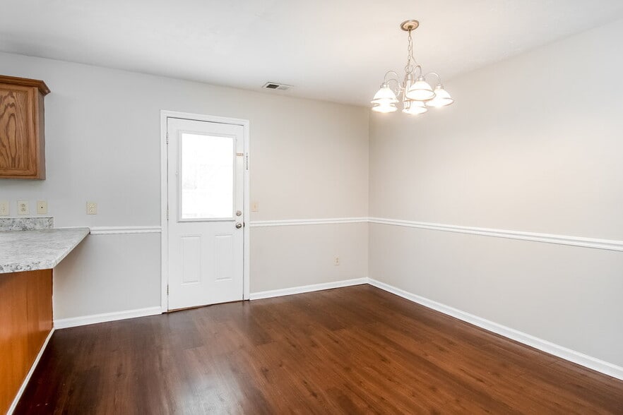 Building Photo - 515 Gammon Ln